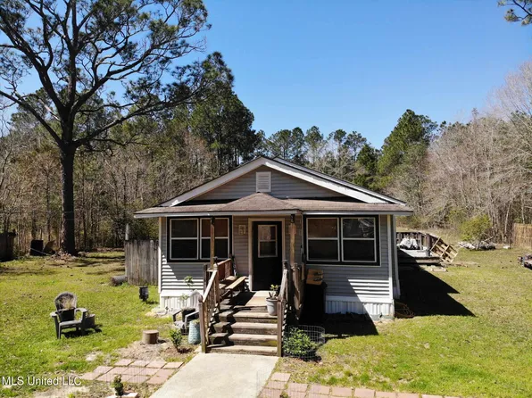 16197 Magnolia St, Kiln, MS 39556