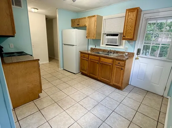 135 Macey Ave #3, Versailles, KY 40383