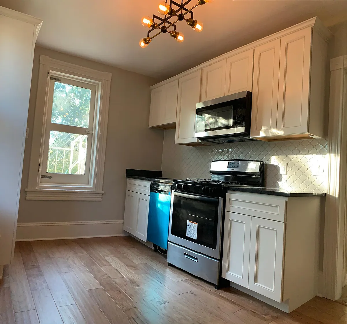 Building Photo - 207 Cricket Ave #2