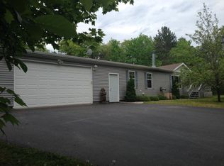 W10461 Jessica Ln, Crivitz, WI 54114