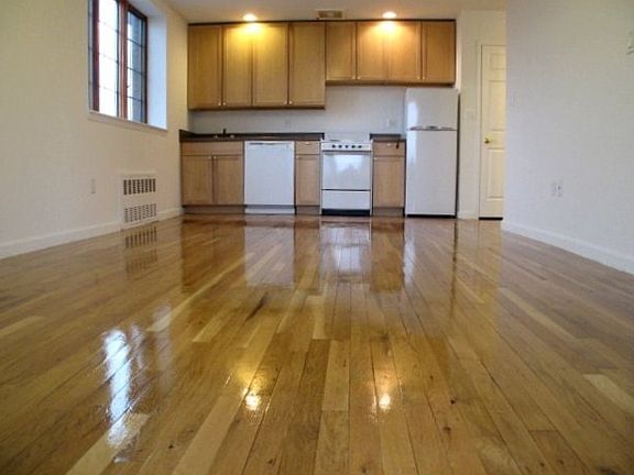 3rd image of 27-10 Astoria Blvd #4