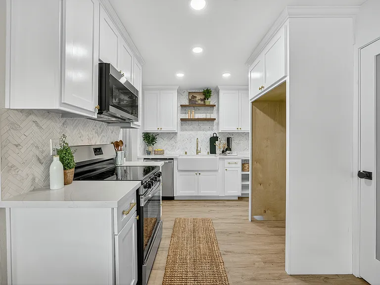 1335 School St — Photo 7