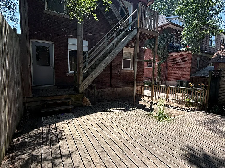 28 Eastbourne Ave #2 — Photo 25