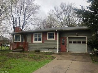 3077 Pleasant St, Barberton, OH 44203