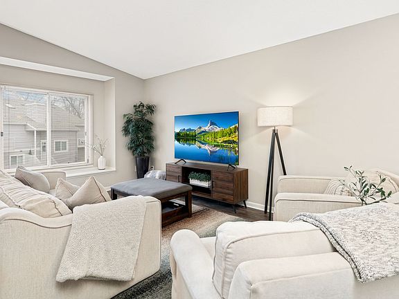 3rd image of 5635 Sanibel Dr