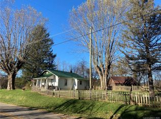 323 Hilltop Farm Rd, Canton, NC 28716