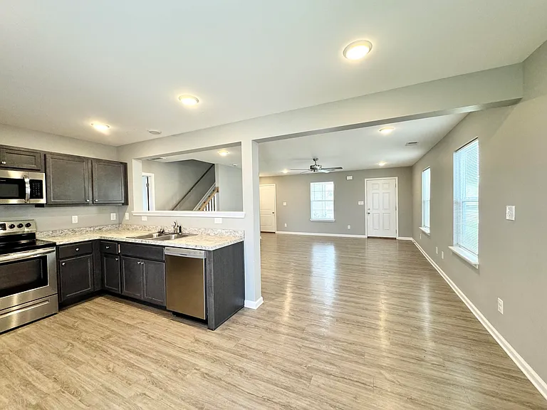 8077 Driftwood Loop — Photo 9