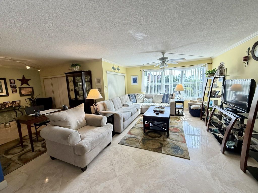 2304 S Cypress Bend Drive #615, photo 5