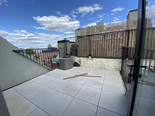 Rented by MySpaceNYC | media 33