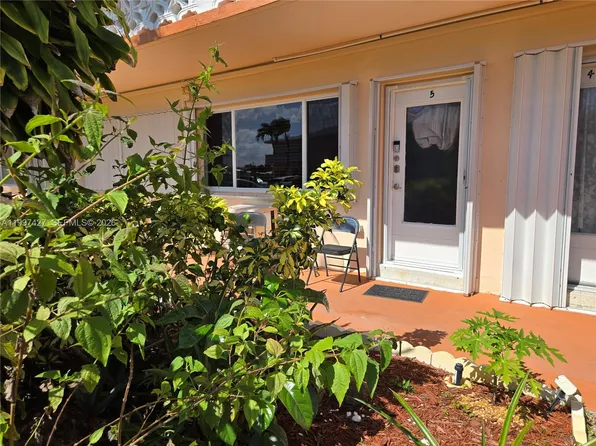 820 SW 11th Ave #5B, Hallandale Beach, FL 33009