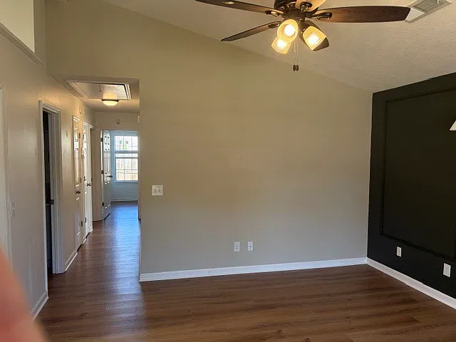 3 bed, 1187 sqft, $2,500 — Photo 3