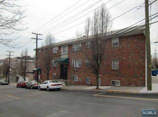44 Dempsey Ave APT 9, Edgewater, NJ 07020