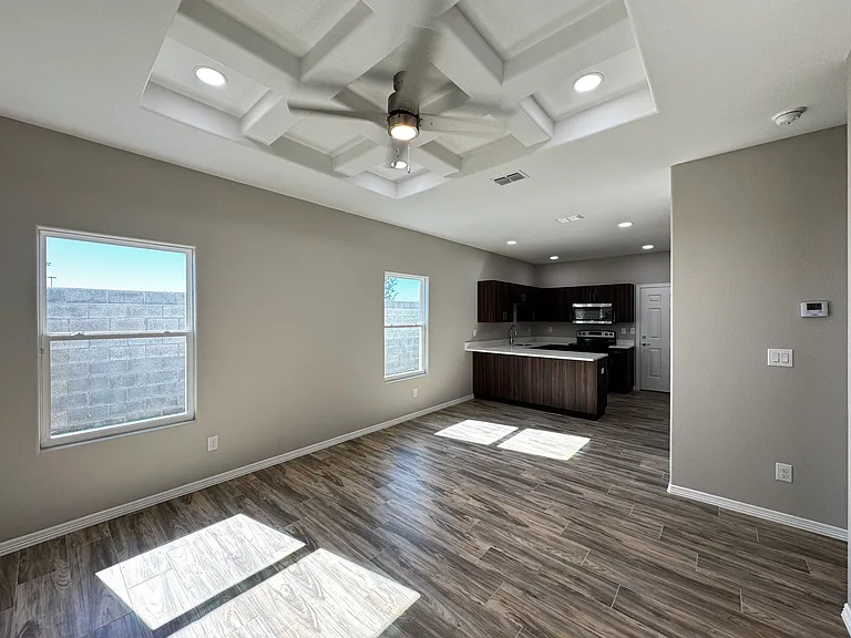 4208 Walnut Ave #2 — Photo 3