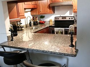 10000 NW 80th Ct APT 2462, Hialeah Gardens, FL 33016