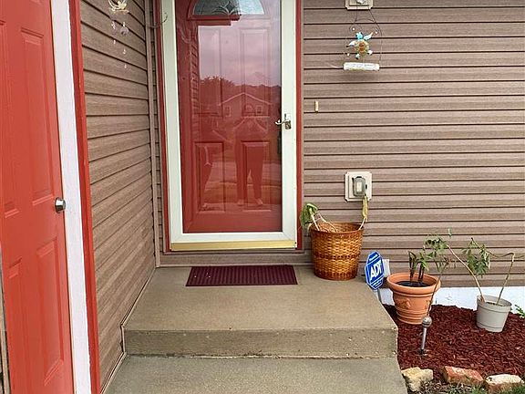 2nd image of 4024 Oliver Ln