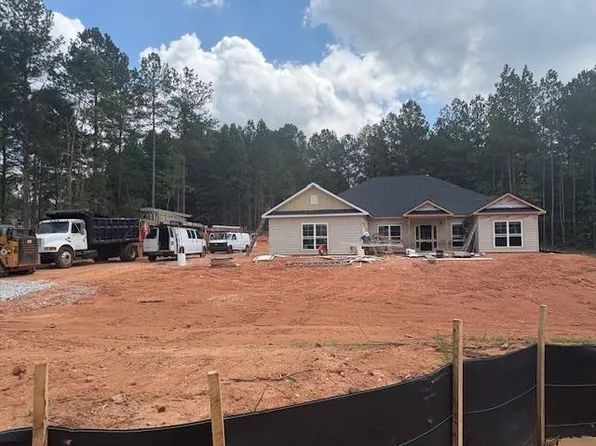 633 Eagle Heights Dr, Maysville, GA 30558