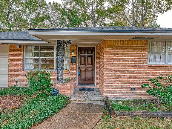 Covered front entrance