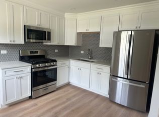 11220 1st St APT 4, Mokena, IL 60448