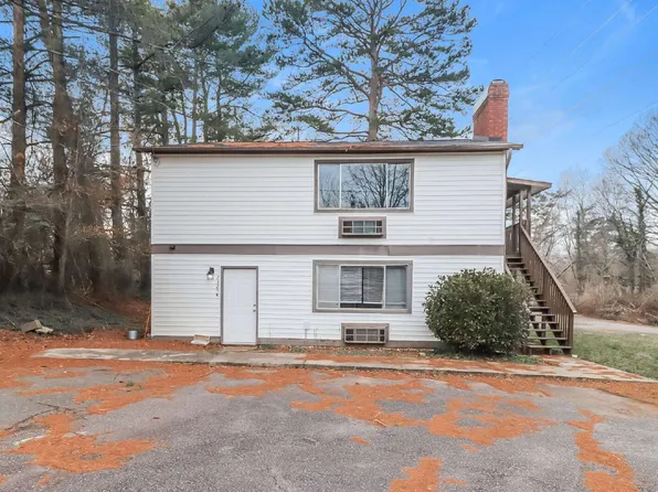 2325 15th St NE, Hickory, NC 28601