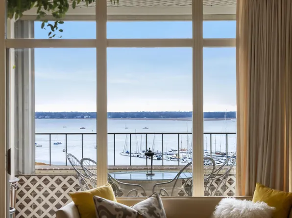 14 Lockwood Dr APT 12, Charleston, SC 29401