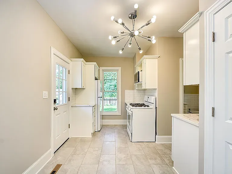 2 bed, 800 sqft, $1,695 — Photo 4