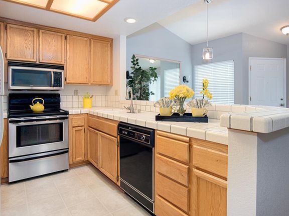 4th image of 54 Cherryton Ln