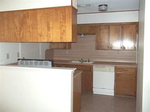 5th image of 109 Bridle Dr