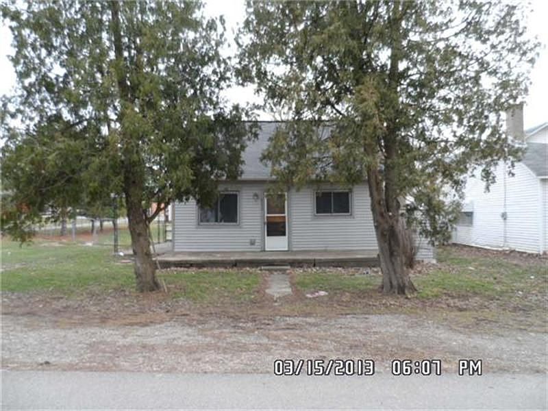 1st image of 4558 Main St