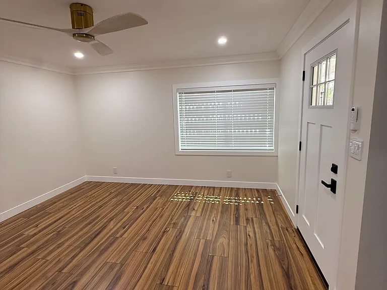 944 Beverly Rd — Photo 4