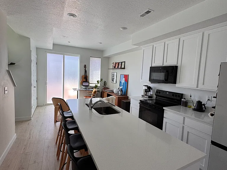 1146 S Redwood Rd — Photo 5