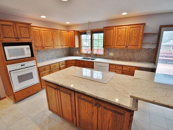 2nd image of 721 Redwood Dr