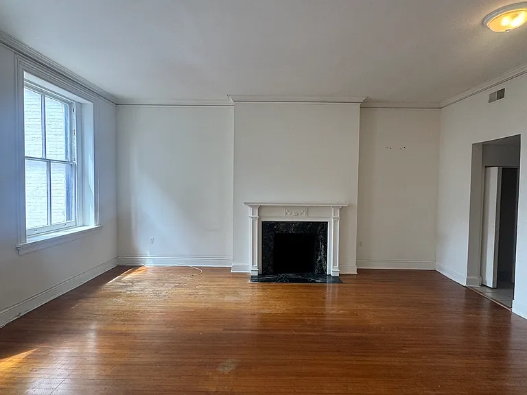 14 E Chase St #201 — Photo 2