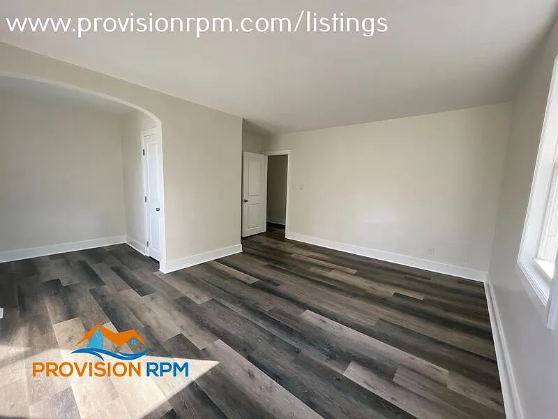 2 bed, 1.0 bath, 850 sqft, $1,075 — Photo 2