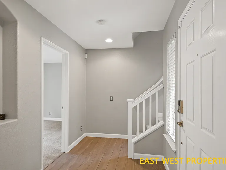 7 Pearleaf — Photo 2
