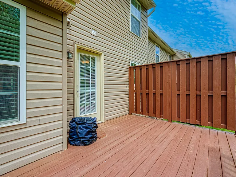 138 Broadstone Dr — Photo 23