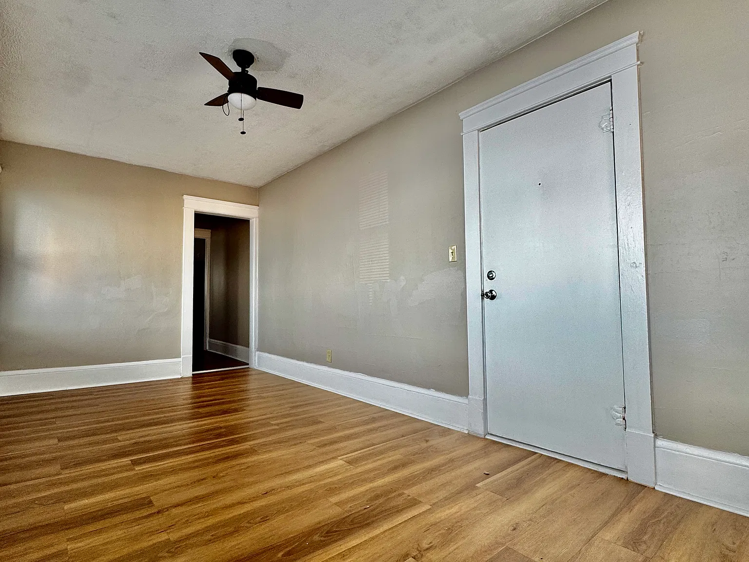 1 bed, 650 sqft, $1,200 — Photo 3