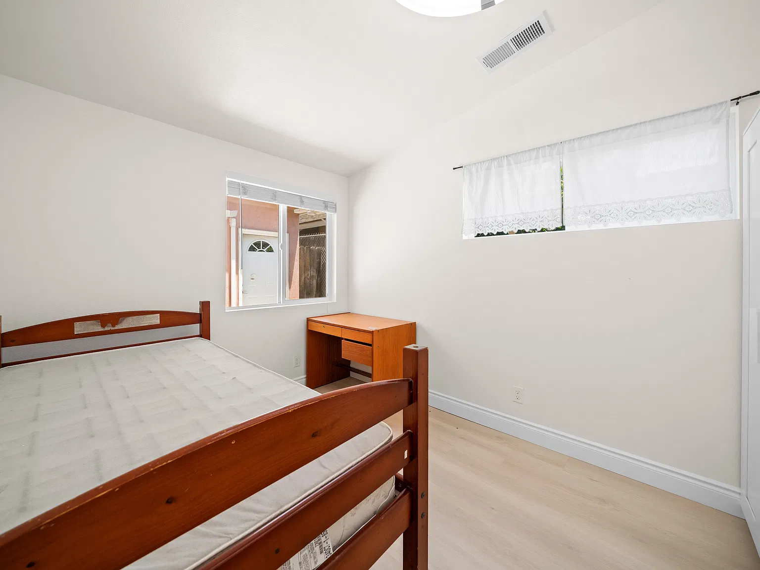 3 bed, 1450 sqft, $2,200 — Photo 2