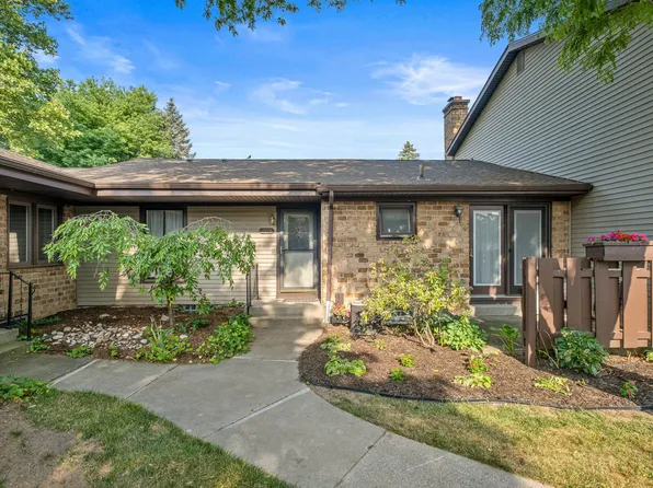 2594 Knightsbridge Rd SE, Grand Rapids, MI 49546