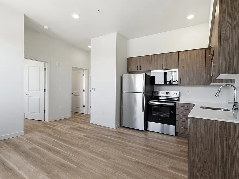 Evergreen Peak Apartments — Photo 37