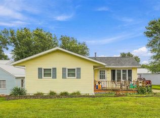 210 Water St, Center Point, IA 52213