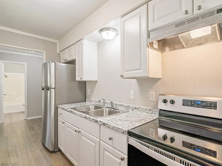 1309 E 1st Ave — Photo 1