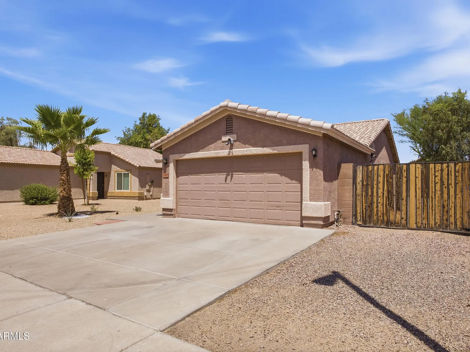 3 bed, 2.0 bath, 1272 sqft, $1,995 — Photo 2