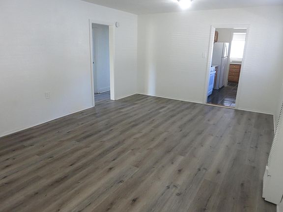 3rd image of 25192 Van Leuven St