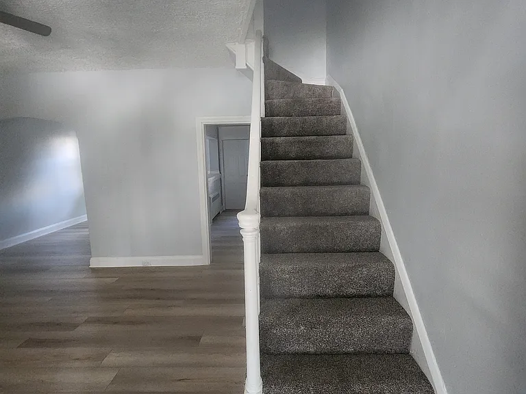 524 Beaumont Ave — Photo 10