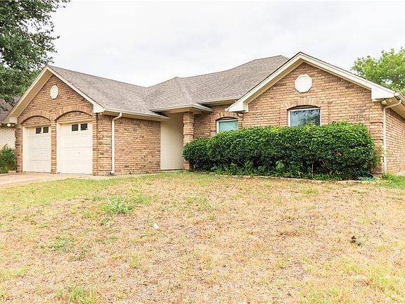 3rd image of 1504 Willow Park Dr