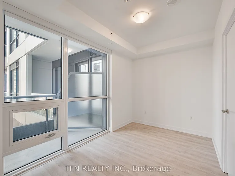 15 Richardson St #612 — Photo 17