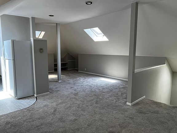5th image of 20431 Williams Ave