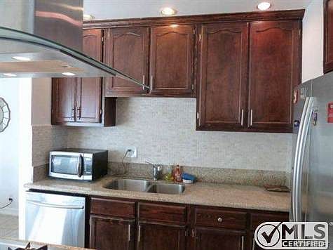 5th image of 20424 Berendo Ave