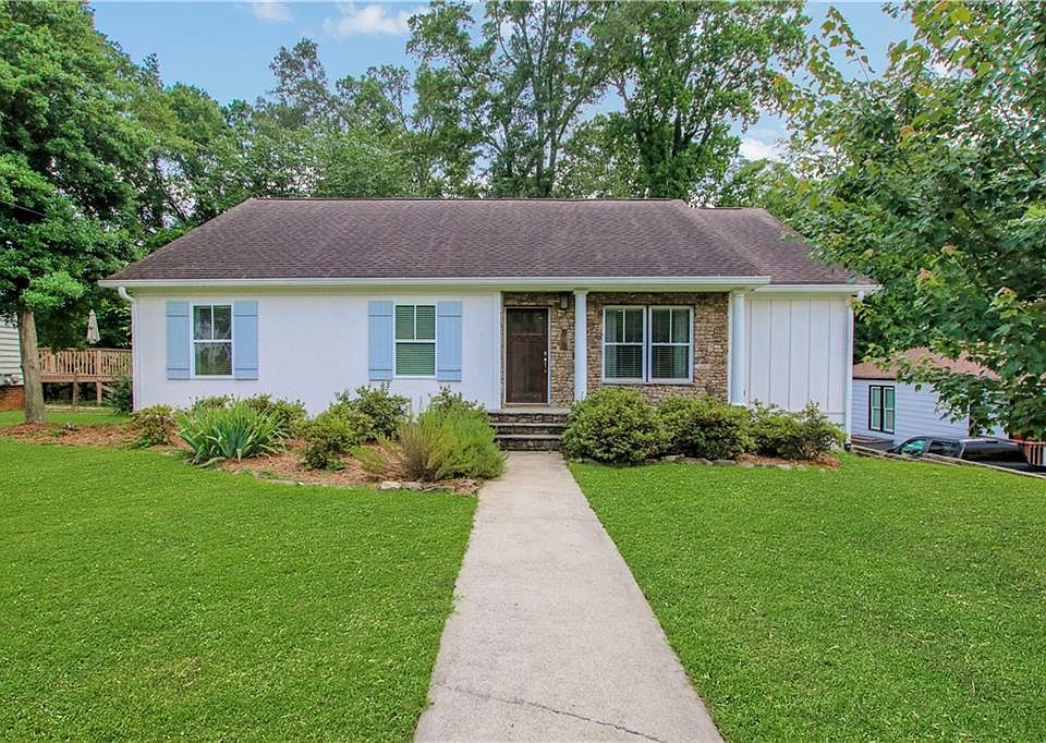1st image of 792 Mimosa Dr SE