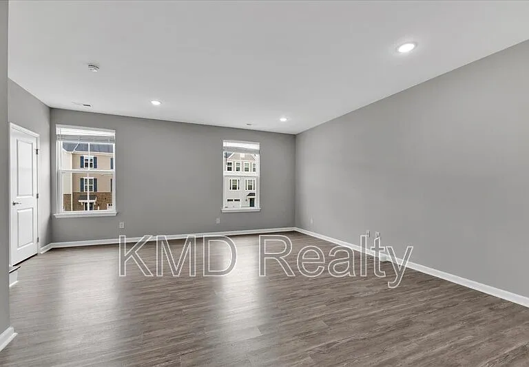 2611 Grantham Place Dr — Photo 10